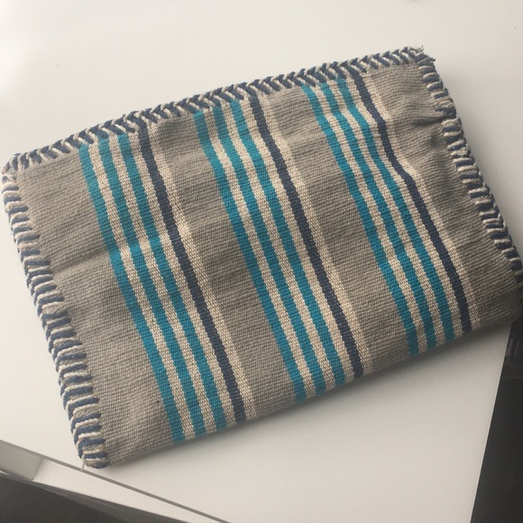 Striped clutch with leather detail - Picture 4 of 5
